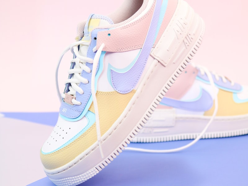 w66.利来街头涂鸦风格篮球，采用耐磨橡胶材质